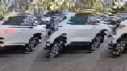 Certified 2022 Ford Escape SEL w/ Technology Package image 3