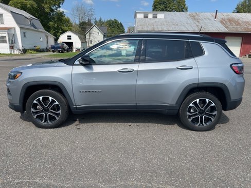 Used 2022 Jeep Compass Limited w/ Sun and Sound Group image 2