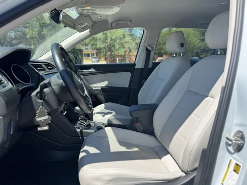 Used 2019 Volkswagen Tiguan SE image 6