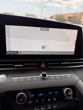 Used 2024 Hyundai Elantra SEL image 16