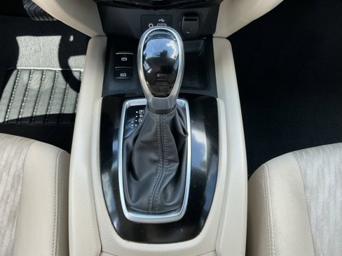 Used 2020 Nissan Rogue SV w/ Premium Package image 46