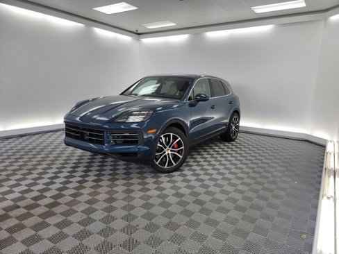 Used 2024 Porsche Cayenne S image 1