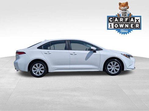 Certified 2025 Toyota Corolla LE image 4