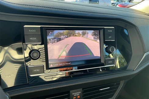 Certified 2022 Volkswagen Jetta SE w/ Panoramic Sunroof Package image 26