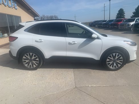Used 2020 Ford Escape Titanium image 7