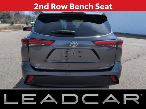 Used 2022 Toyota Highlander XLE image 4