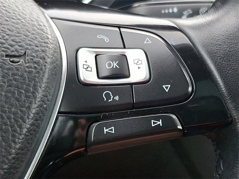 Used 2018 Volkswagen Tiguan SEL image 21