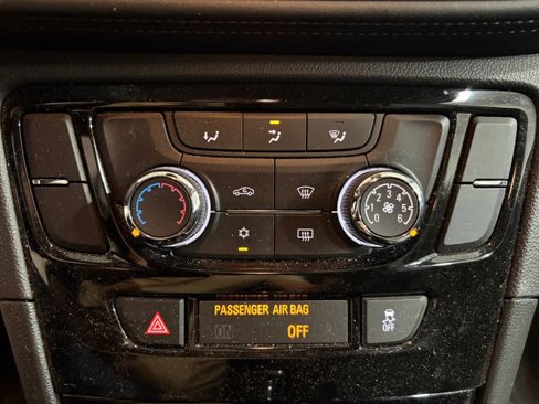 Used 2021 Buick Encore Preferred image 13