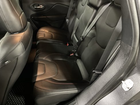 Used 2021 Jeep Cherokee Trailhawk w/ Sun, Sound & Nav Group image 12