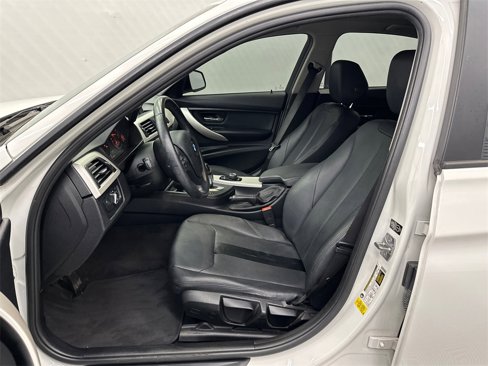 Used 2015 BMW 320i Sedan image 9