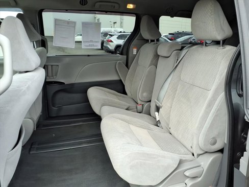 Certified 2019 Toyota Sienna LE image 11