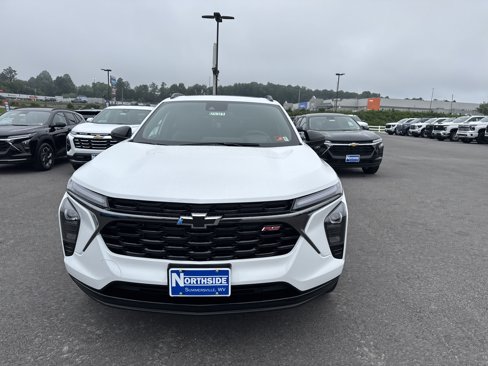 New 2025 Chevrolet Trax RS w/ Sunroof Package image 2