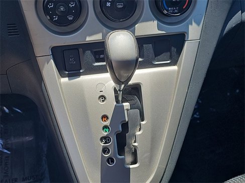 Used 2010 Toyota Matrix S image 12