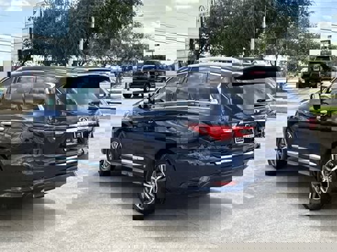 Used 2016 INFINITI QX60 AWD w/ Driver Assistance Package image 3