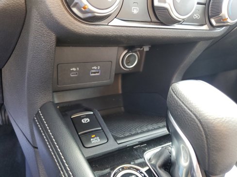 Used 2023 Nissan Kicks SV image 24