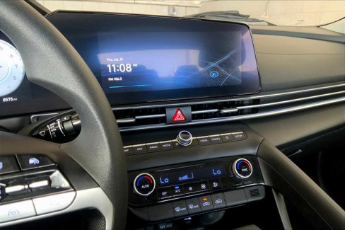 Used 2024 Hyundai Elantra SEL image 6