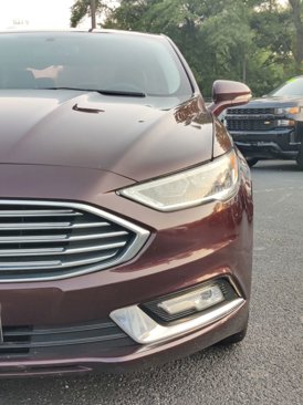 Used 2017 Ford Fusion SE w/ Fusion SE Technology Package image 9