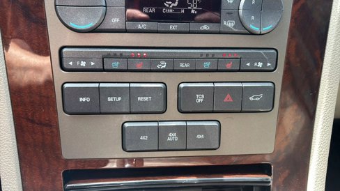 Used 2012 Lincoln Navigator 4WD image 53
