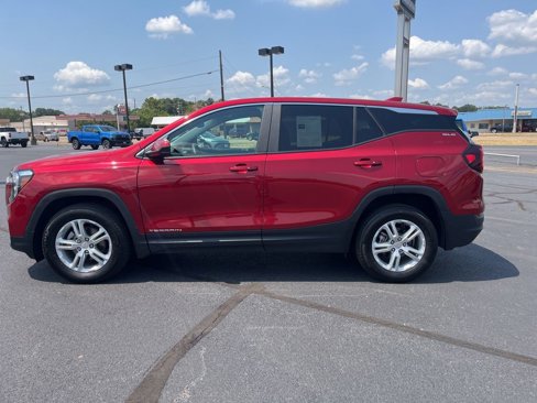 Used 2024 GMC Terrain SLE image 7