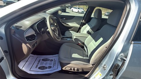 Used 2017 Chevrolet Malibu LT image 15