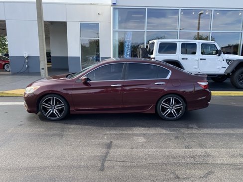 Used 2017 Honda Accord Sport image 5