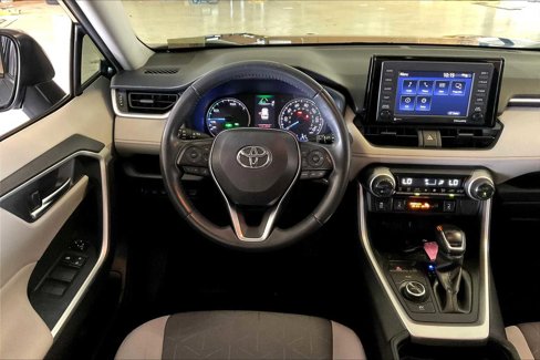 Used 2021 Toyota RAV4 XLE image 5