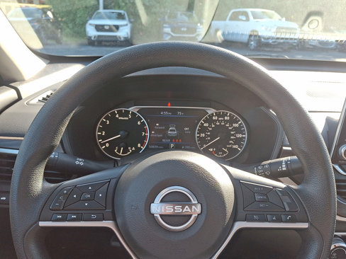 Used 2024 Nissan Altima 2.5 SV image 18