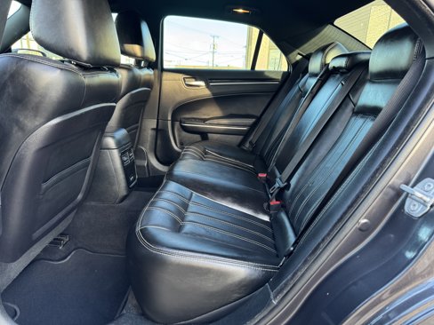 Used 2019 Chrysler 300 S image 16