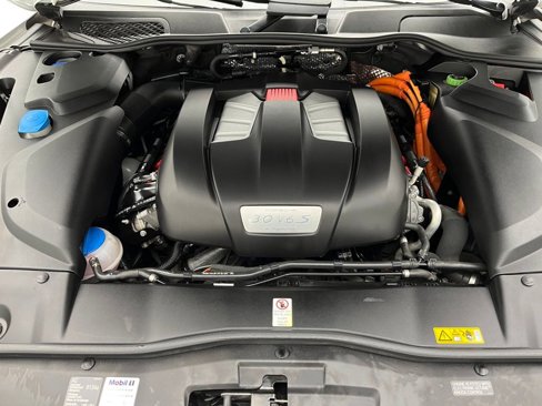 Used 2015 Porsche Cayenne S image 56