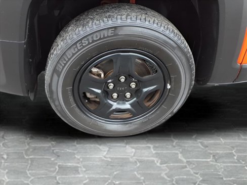 Used 2019 Jeep Renegade Sport w/ UConnect 7.0 Group image 5