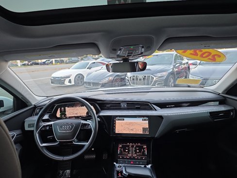 Used 2021 Audi e-tron Premium w/ Convenience Plus Package image 56