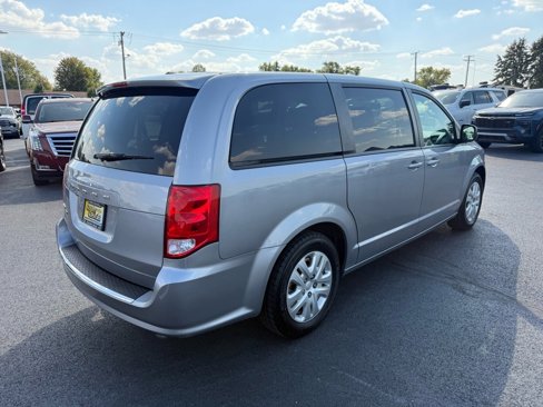 Used 2018 Dodge Grand Caravan SE w/ UConnect Hands-Free Group image 4