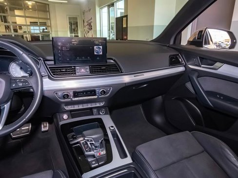 Used 2021 Audi SQ5 Premium w/ Convenience Package image 24