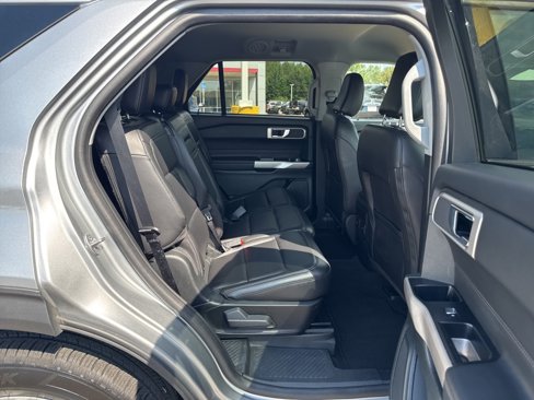 Used 2023 Ford Explorer XLT w/ Equipment Group 202A image 34