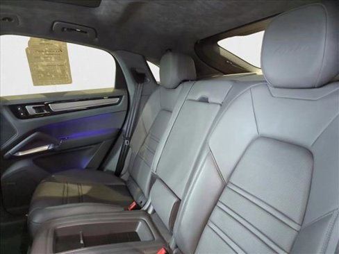Used 2023 Porsche Cayenne Turbo image 18
