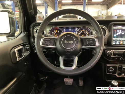 Used 2023 Jeep Wrangler Sahara image 10