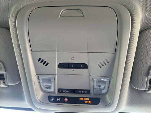 Used 2020 Chevrolet Equinox LT w/ Driver Convenience Package image 28