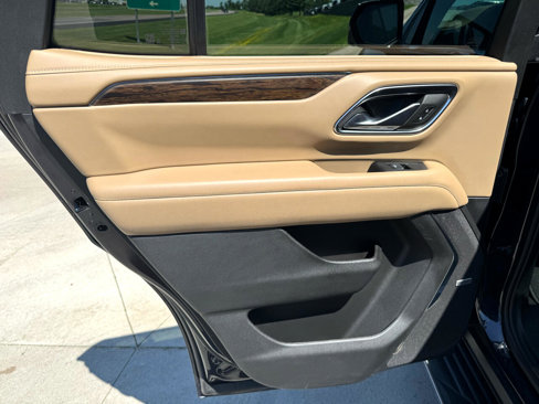Used 2024 Chevrolet Tahoe Premier w/ Premium Package image 16