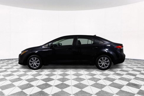 Used 2021 Toyota Corolla LE image 10