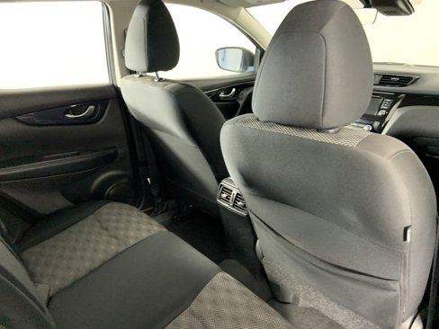 Used 2020 Nissan Rogue Sport SV image 25