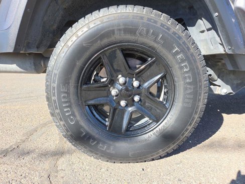 Used 2021 Jeep Gladiator Sport image 14