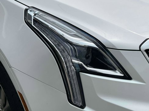 Certified 2022 Cadillac XT5 Premium Luxury image 8