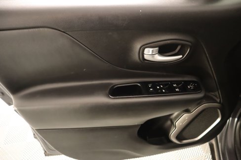Used 2023 Jeep Renegade Latitude image 16