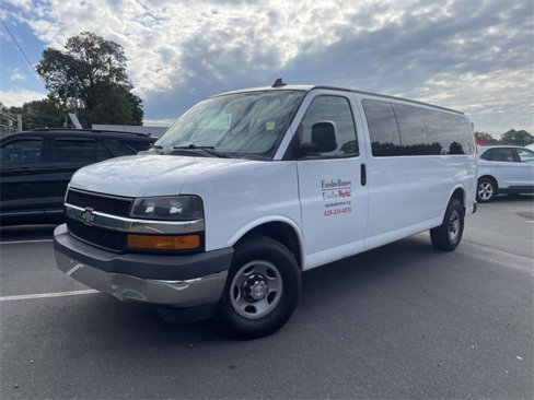 Used 2017 Chevrolet Express 3500 LT w/ LT Preferred Equipment Group image 2