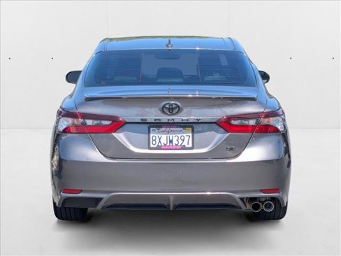 Used 2021 Toyota Camry SE image 8