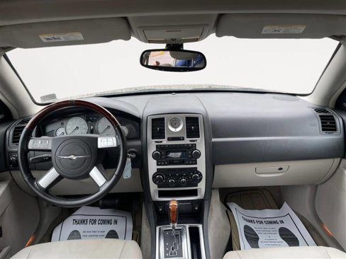 Used 2006 Chrysler 300 C w/ Protection Group II image 10