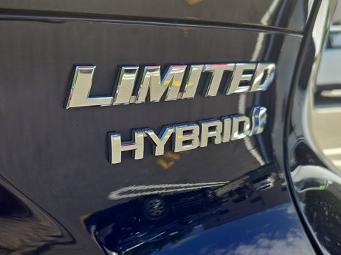 Used 2021 Toyota Venza Limited image 31