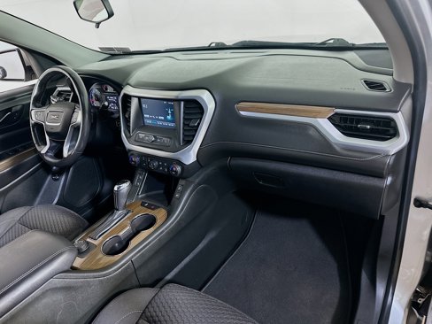 Used 2017 GMC Acadia SLE image 10