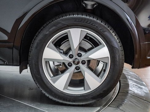 Certified 2024 Audi Q5 2.0T Premium Plus image 11