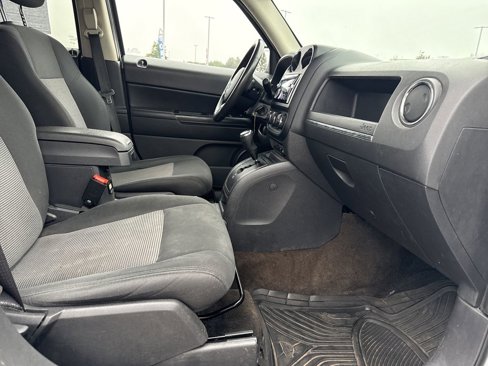 Used 2014 Jeep Patriot Latitude image 12